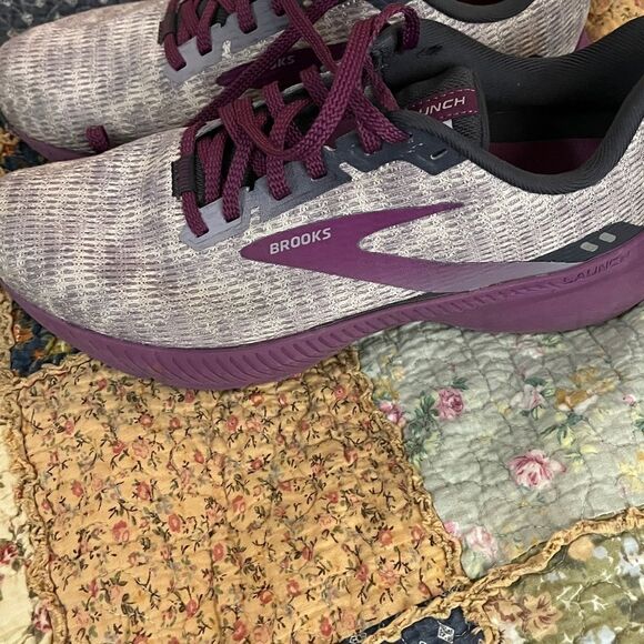 Brooks launch sneakers - Picture 3 of 7